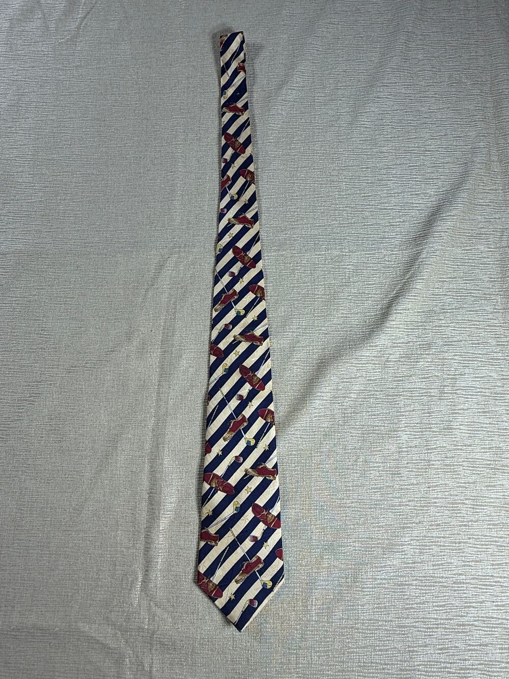 Tommy Hilfiger Men’s Golf Tie Navy Cream Stripe Shoes Clubs Novelty 56”